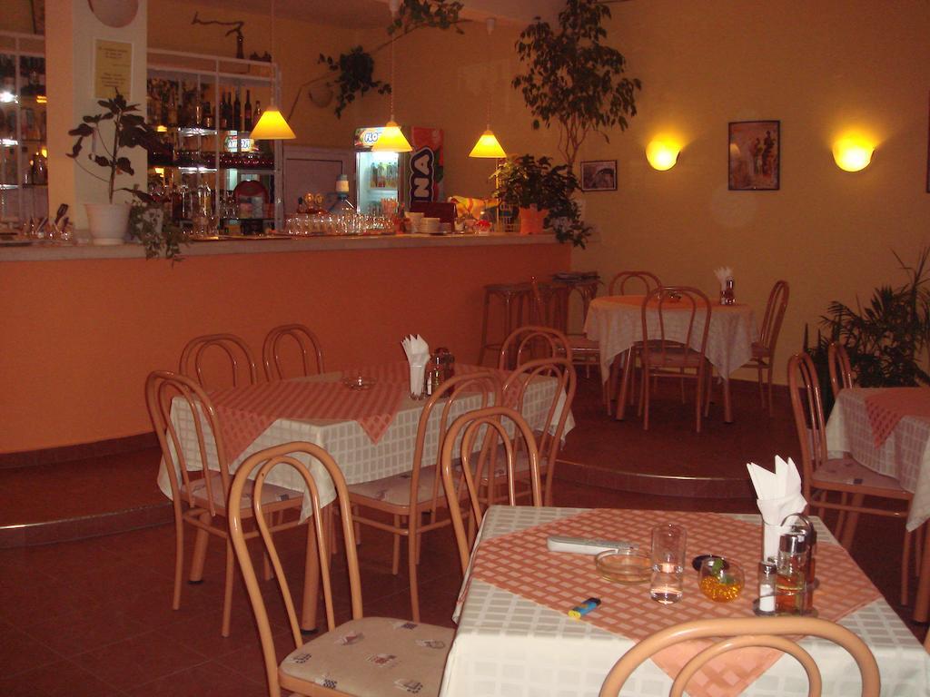 קרנבו Family Hotel Central מראה חיצוני תמונה